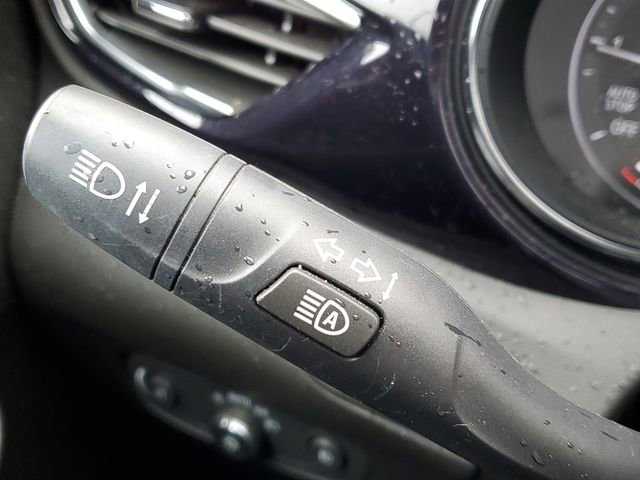 Used 2020 Buick Encore GX Essence w/ Experience Buick Package image 12