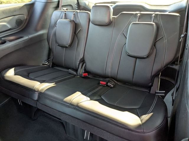 New 2026 Chrysler Pacifica Select image 31