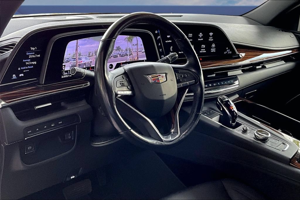 Used 2022 Cadillac Escalade Luxury AWD/4WD image 4
