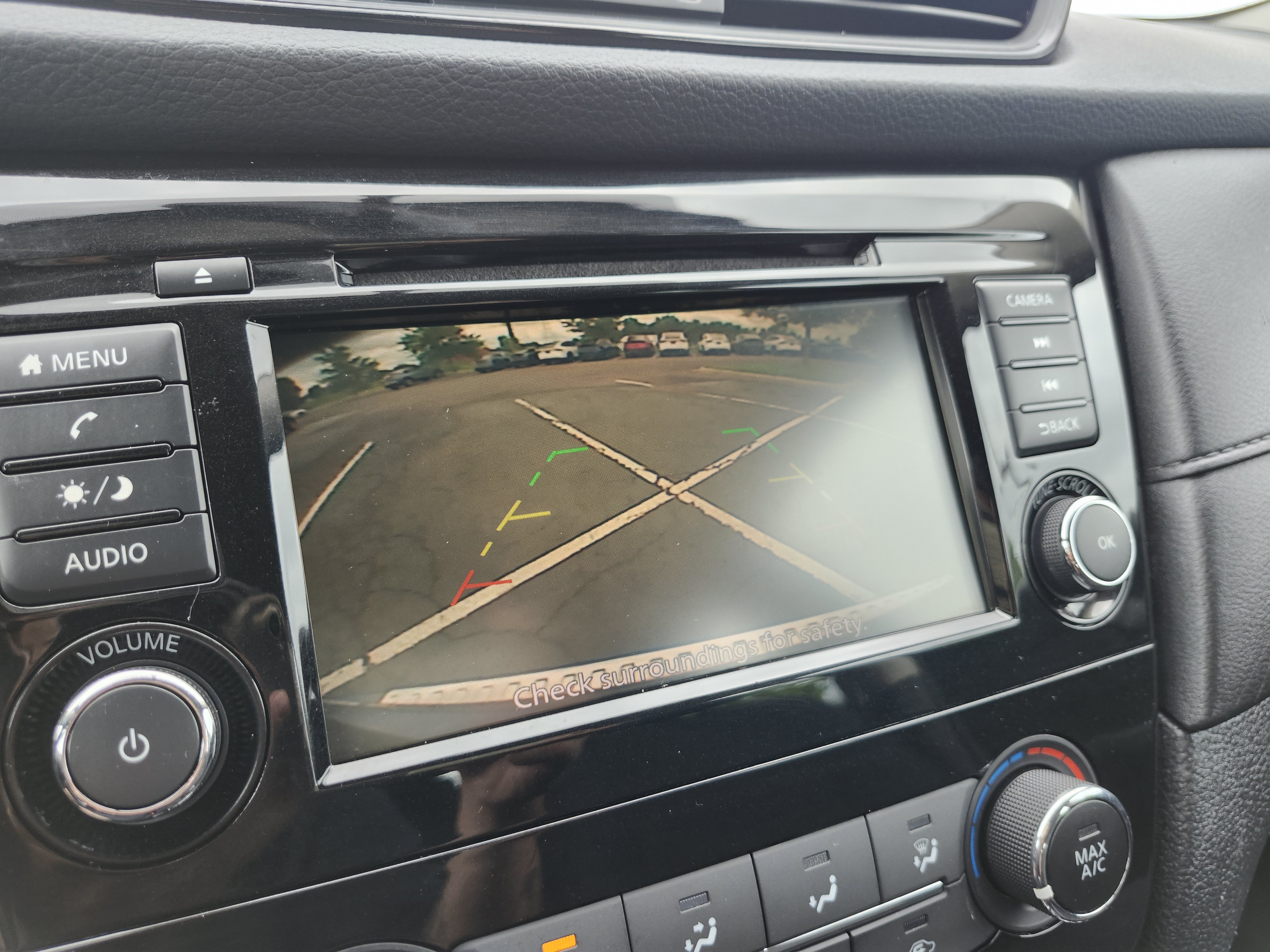 Used 2018 Nissan Rogue S FWD image 2