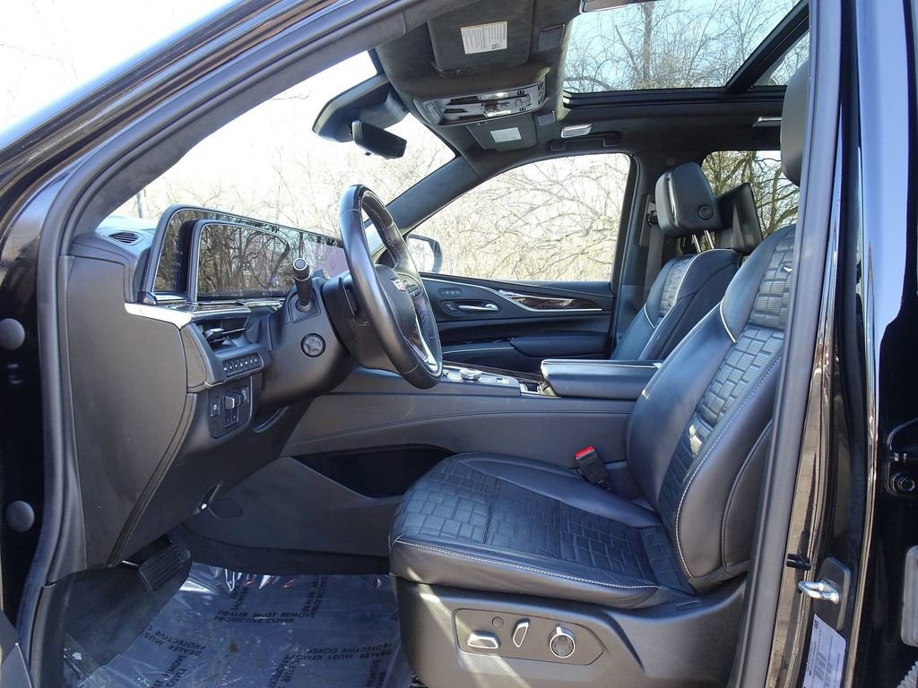 Used 2022 Cadillac Escalade ESV Sport Platinum image 6
