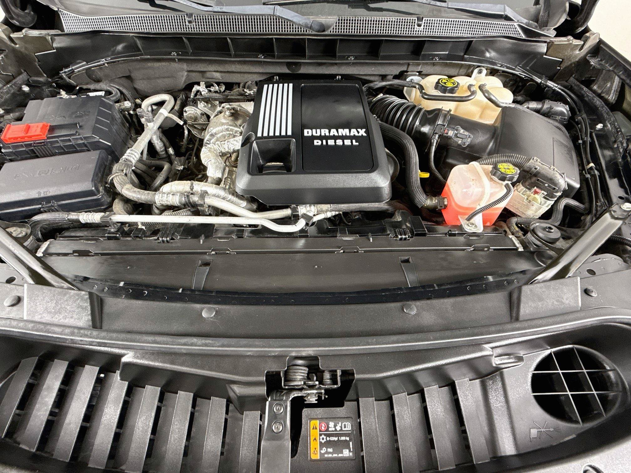 Used 2024 Chevrolet Suburban LT RWD image 33