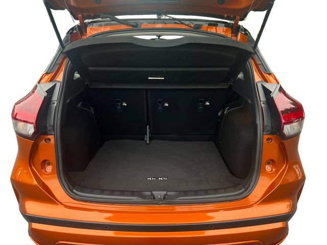 Used 2024 Nissan Kicks SR w/ SR Premium Package FWD image 18