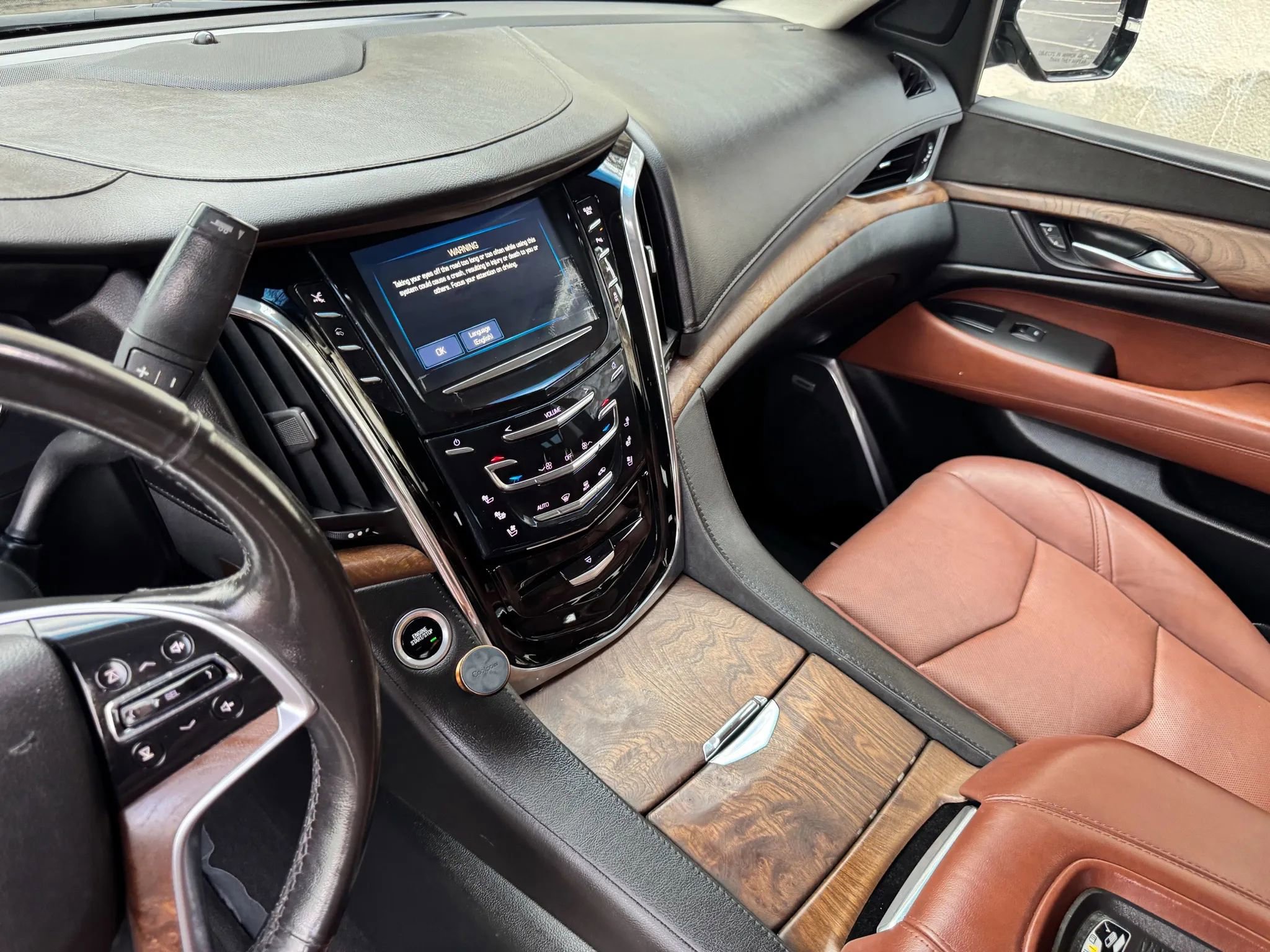 Used 2016 Cadillac Escalade Premium image 16