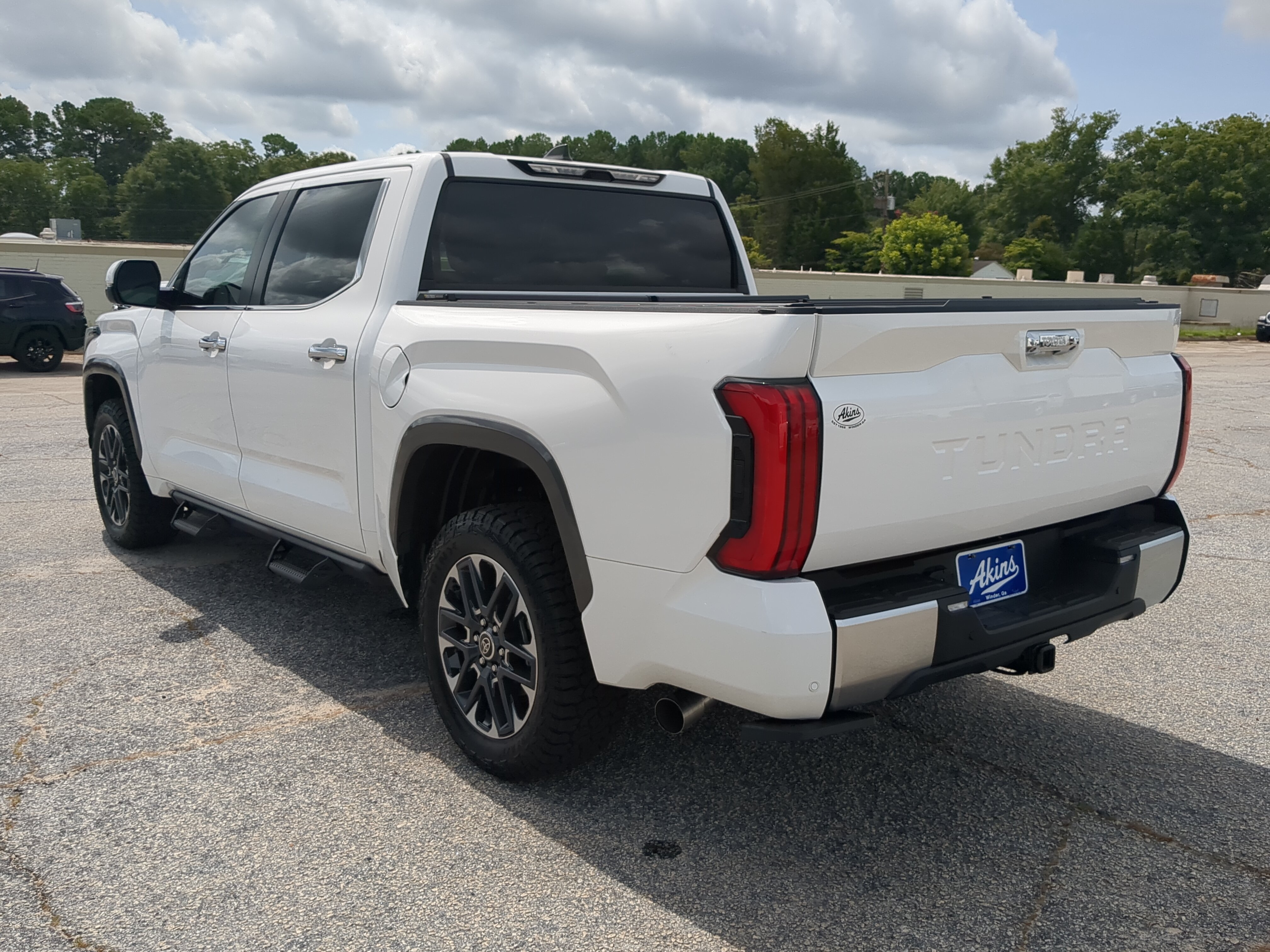 Used 2024 Toyota Tundra Limited AWD/4WD image 5