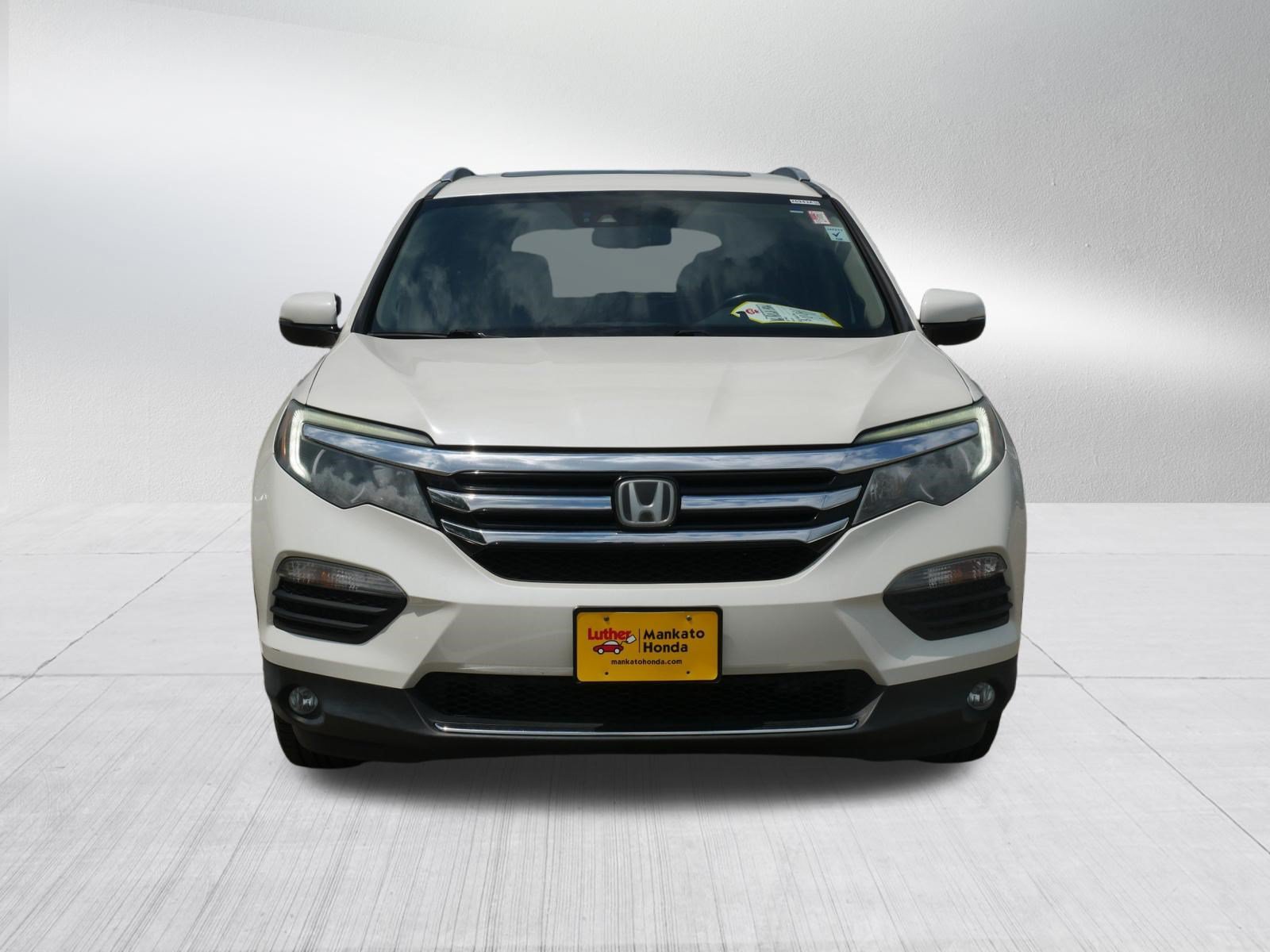 Used 2016 Honda Pilot Elite image 2