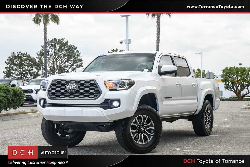 Used 2017 Toyota Tacoma SR5 w/ Tow Package RWD image 1