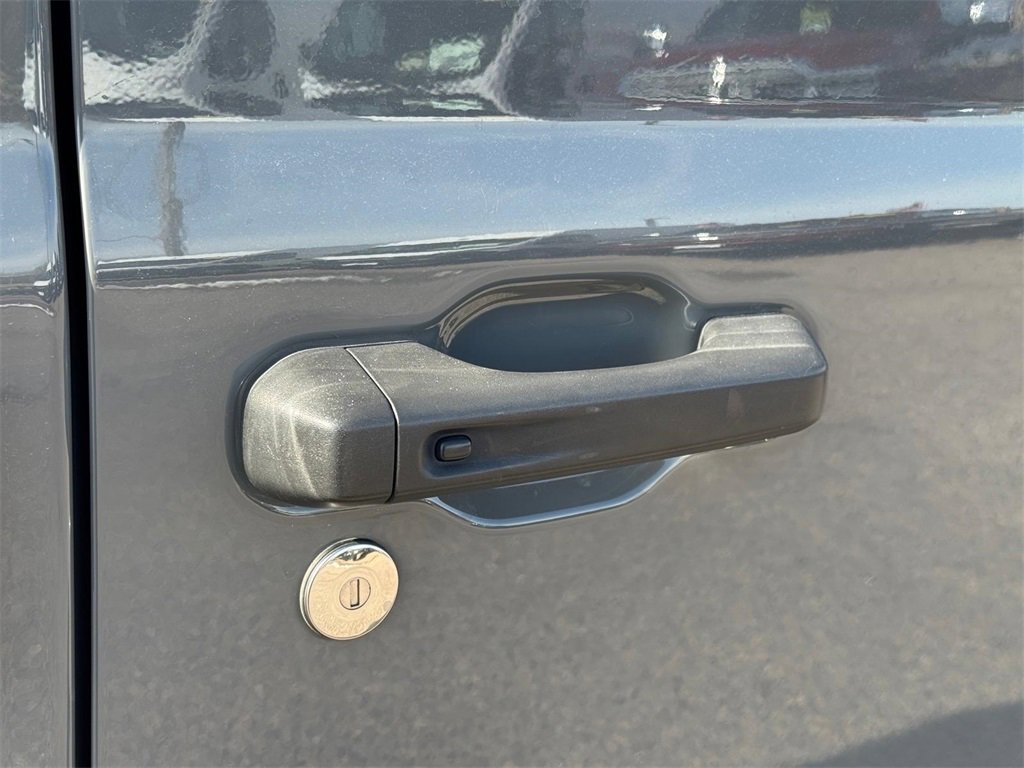 Used 2022 Jeep Wrangler Unlimited Sahara image 6