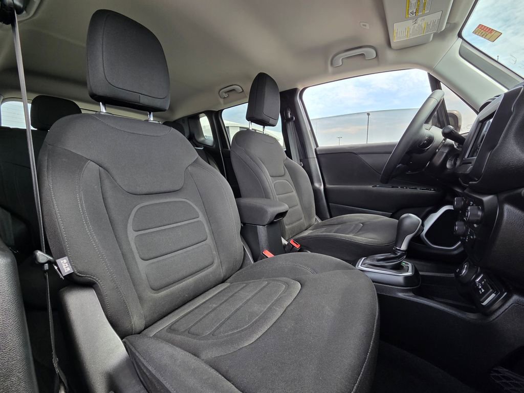 Used 2018 Jeep Renegade Latitude image 29