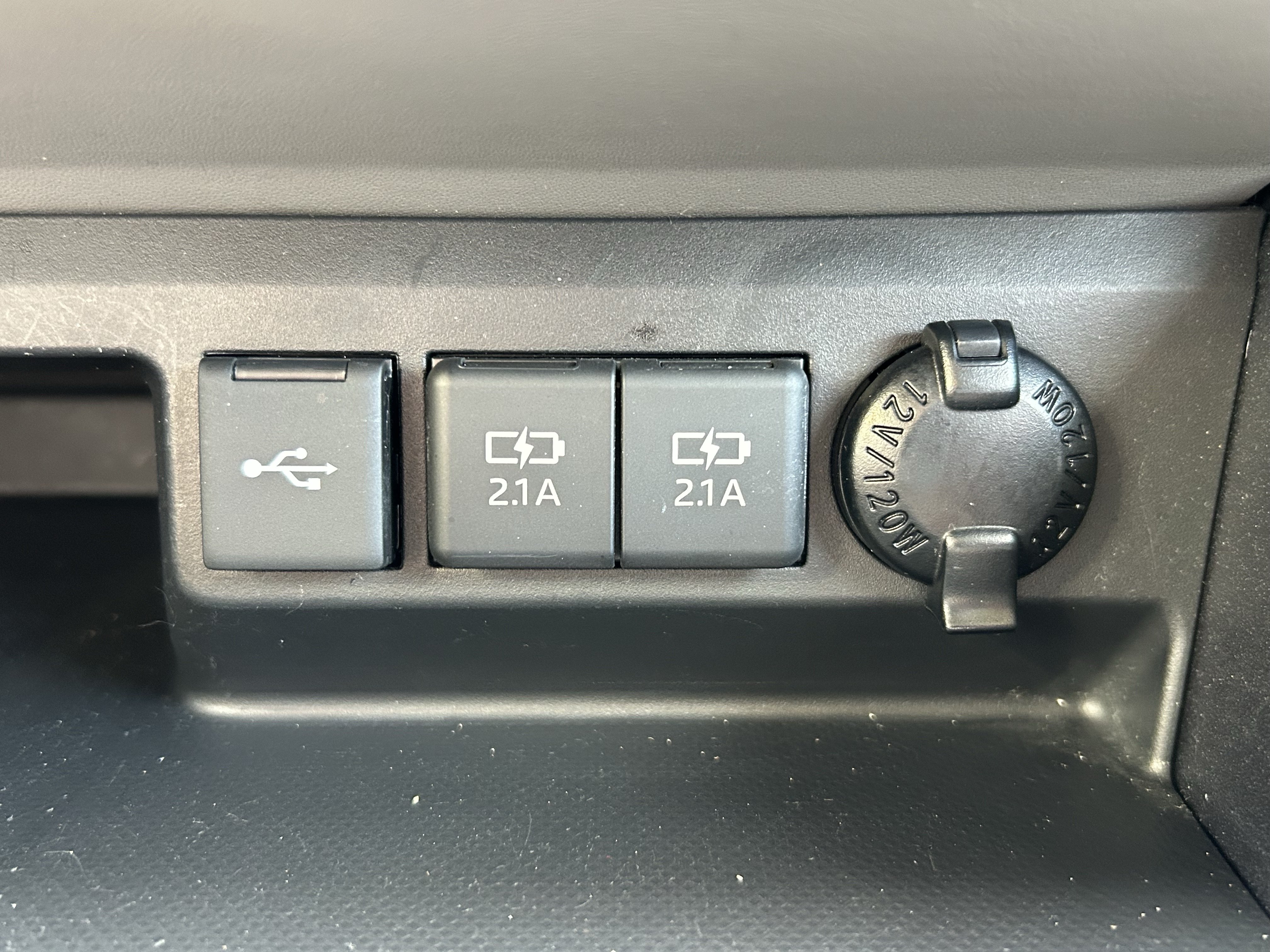 Certified 2020 Toyota Highlander XLE AWD/4WD image 33