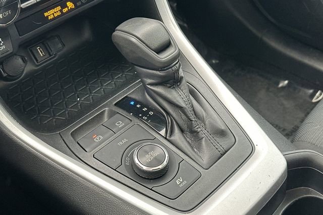 Certified 2020 Toyota RAV4 XLE image 24