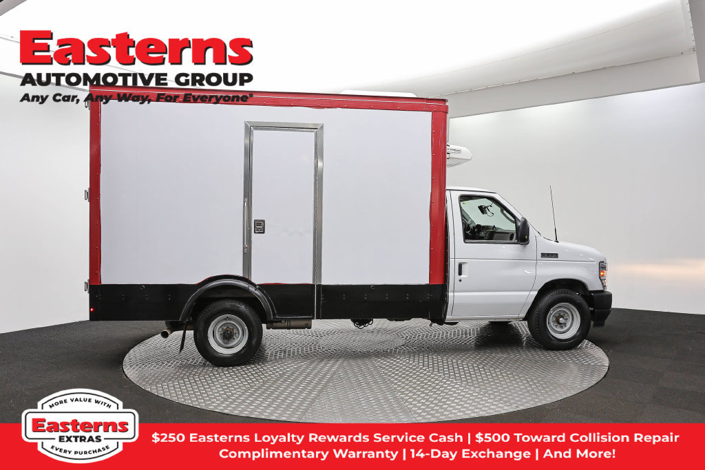 Used 2023 Ford E-350 and Econoline 350 Super Duty w/ Power Windows & Locks Group RWD image 5