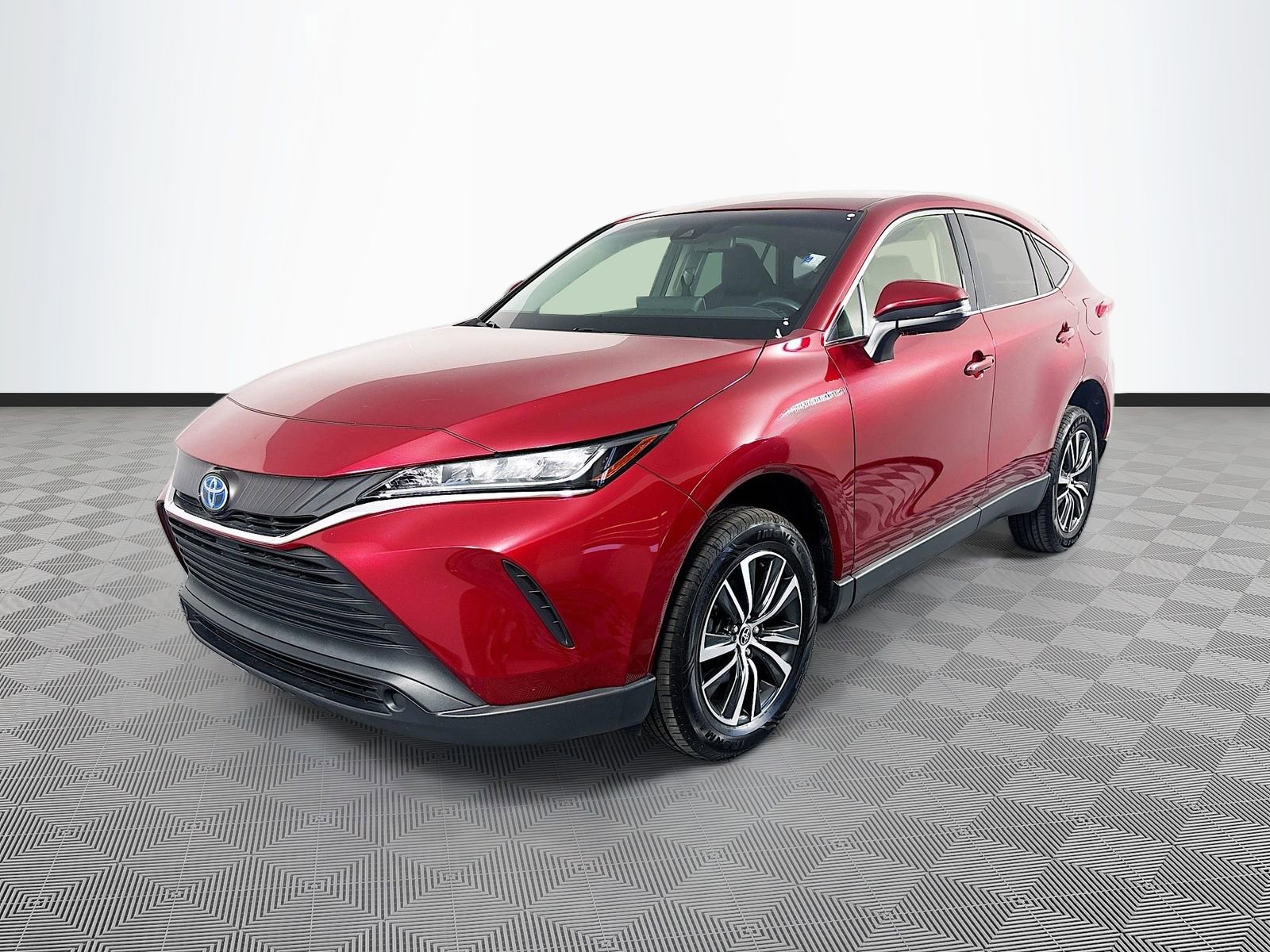 Used 2021 Toyota Venza LE AWD/4WD image 3