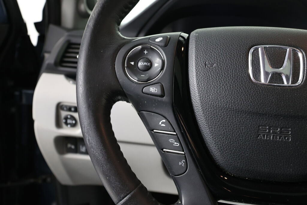Used 2018 Honda Pilot Touring image 33