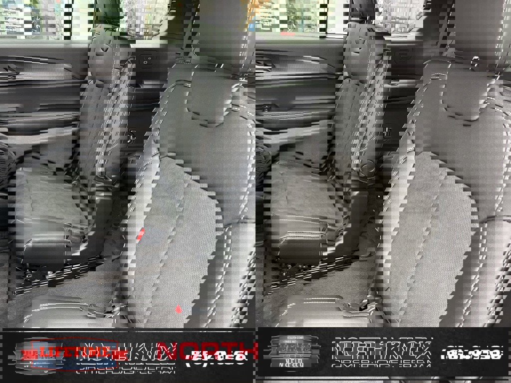 New 2025 Jeep Grand Cherokee L Altitude image 16