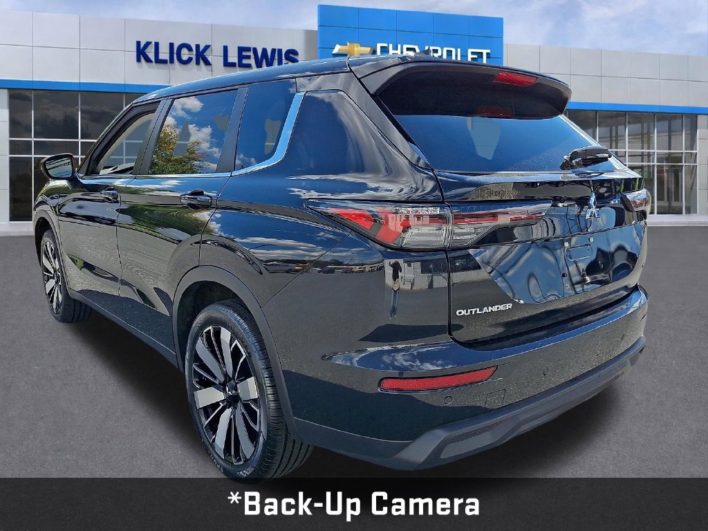 Used 2025 Mitsubishi Outlander SE FWD image 5