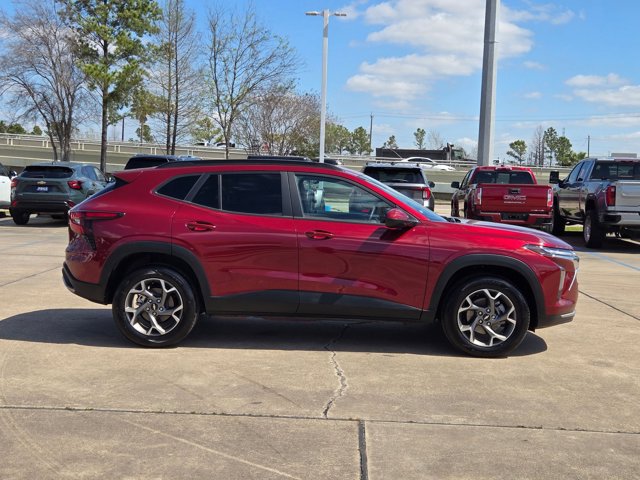 Used 2025 Chevrolet Trax LT w/ Driver Confidence Package video 4