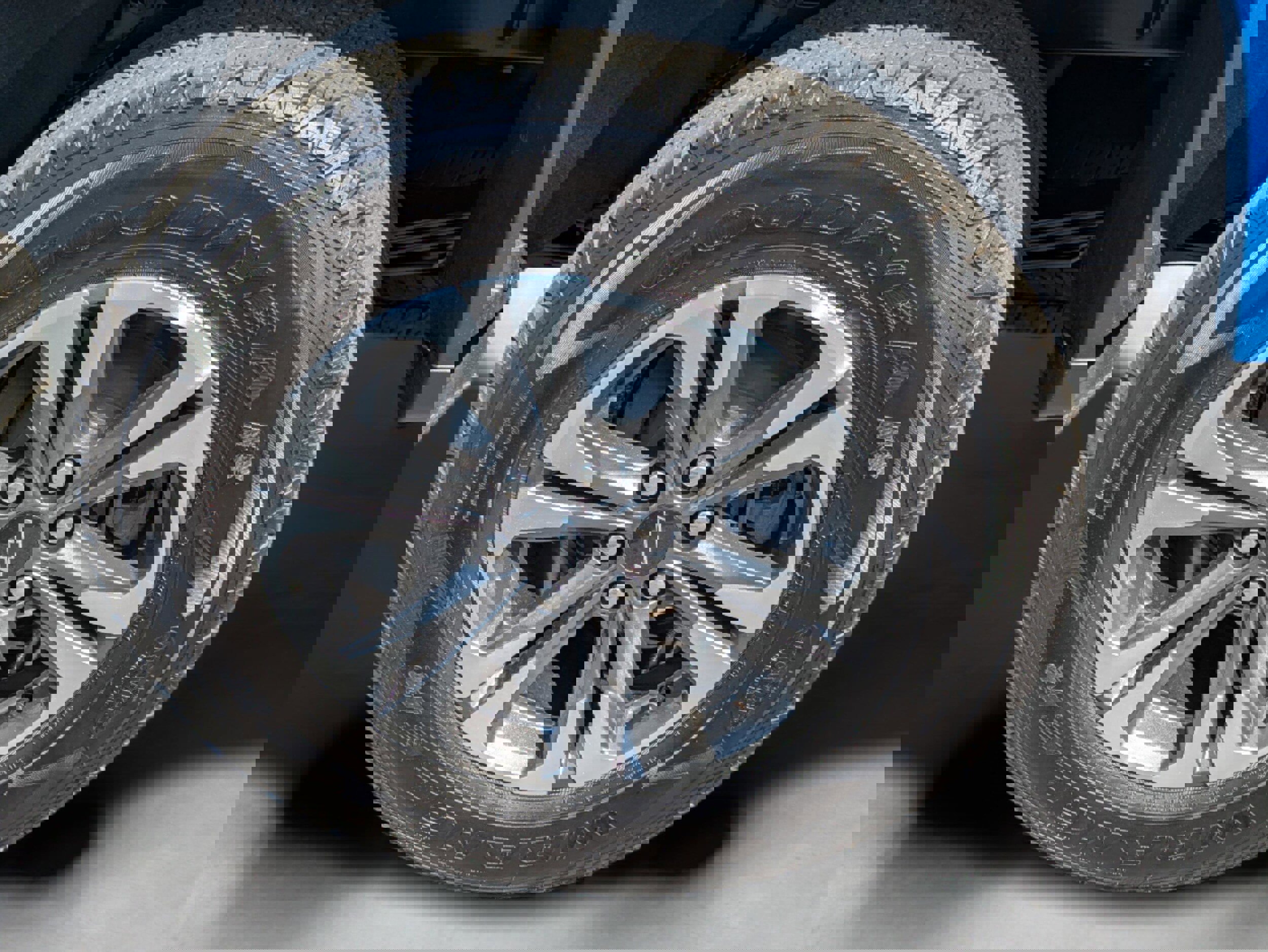 Used 2022 Chevrolet Colorado Z71 w/ Safety Package image 26