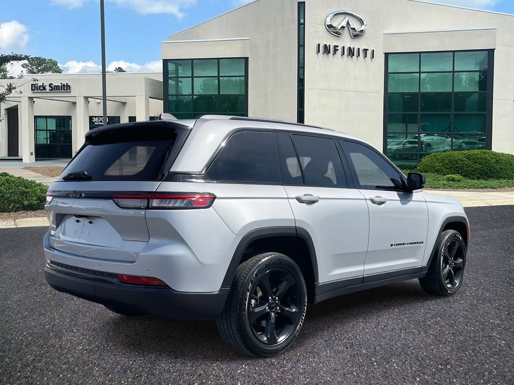 Used 2023 Jeep Grand Cherokee Altitude image 6