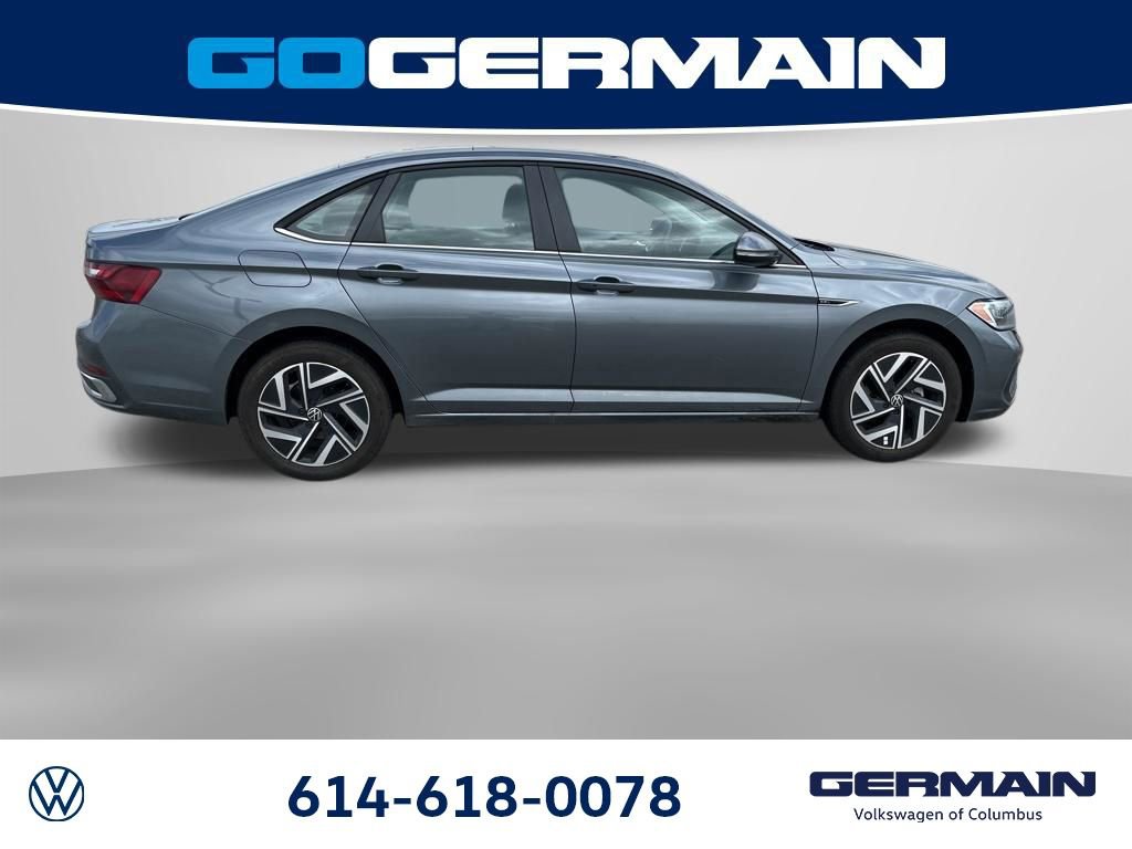 Used 2023 Volkswagen Jetta SEL FWD image 11