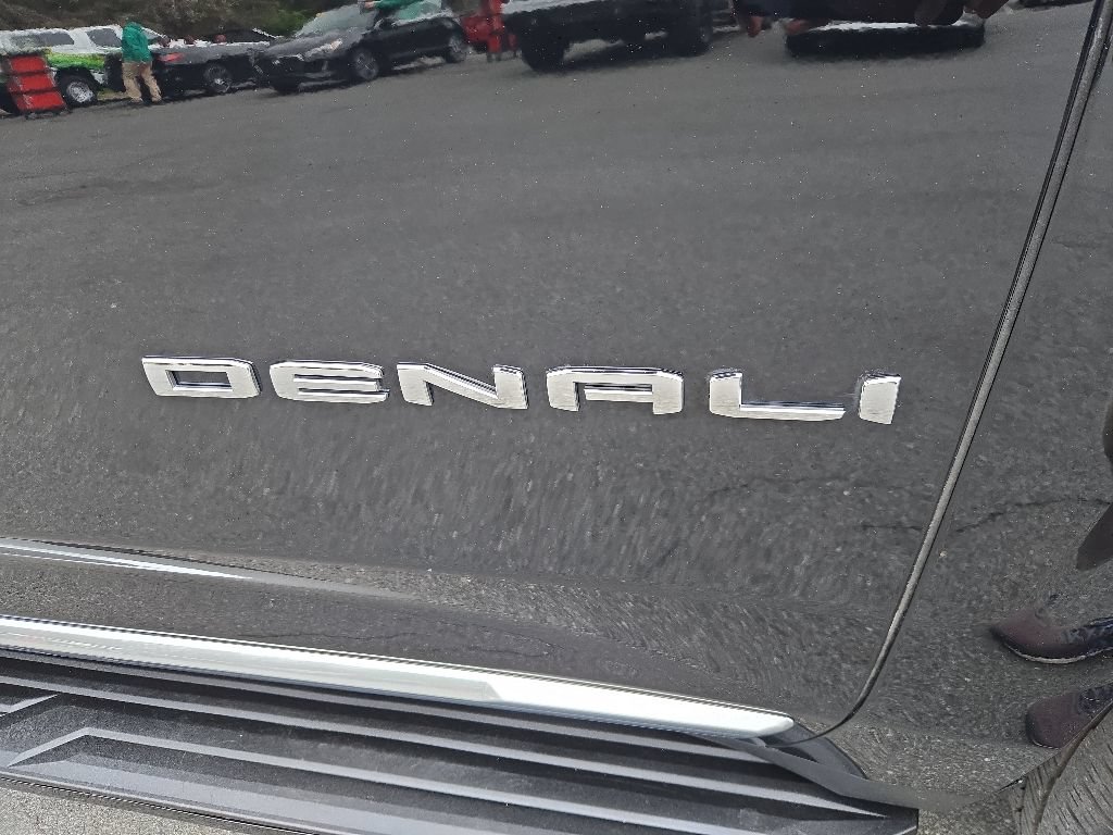 Used 2024 GMC Yukon Denali AWD/4WD image 10