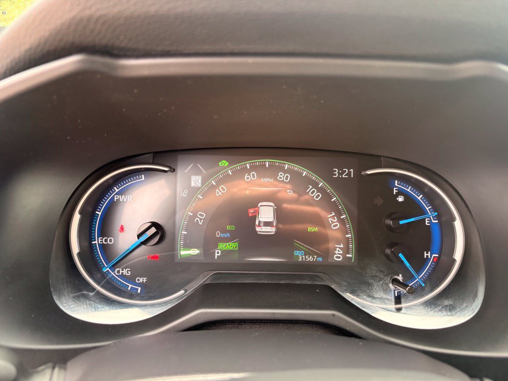 Used 2025 Toyota RAV4 XLE AWD/4WD image 12