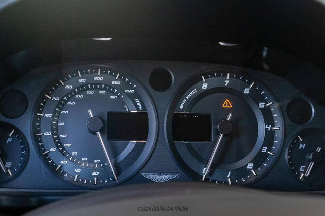 Used 2014 Aston Martin Vanquish Coupe RWD image 23