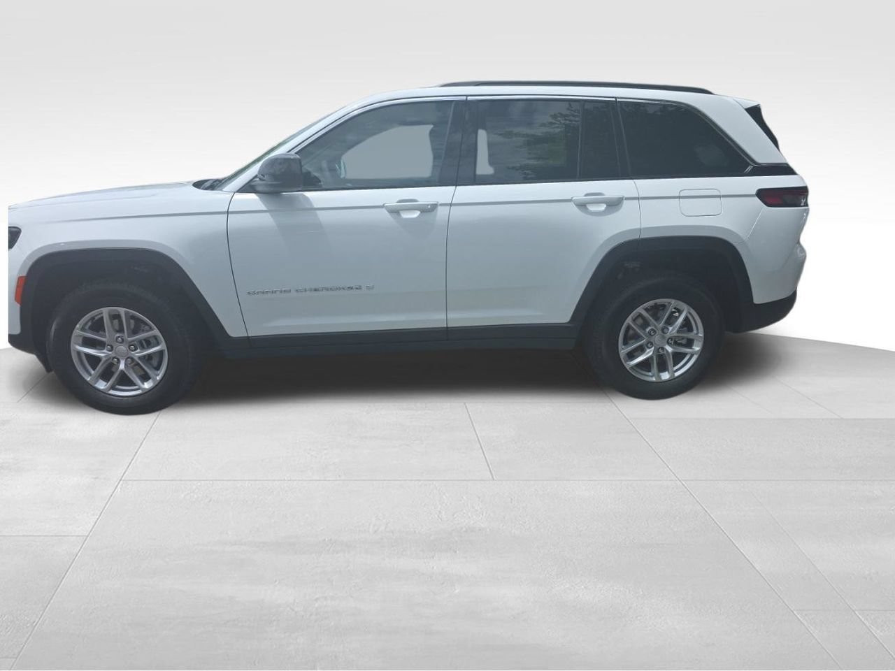 New 2026 Jeep Grand Cherokee Laredo AWD/4WD image 5