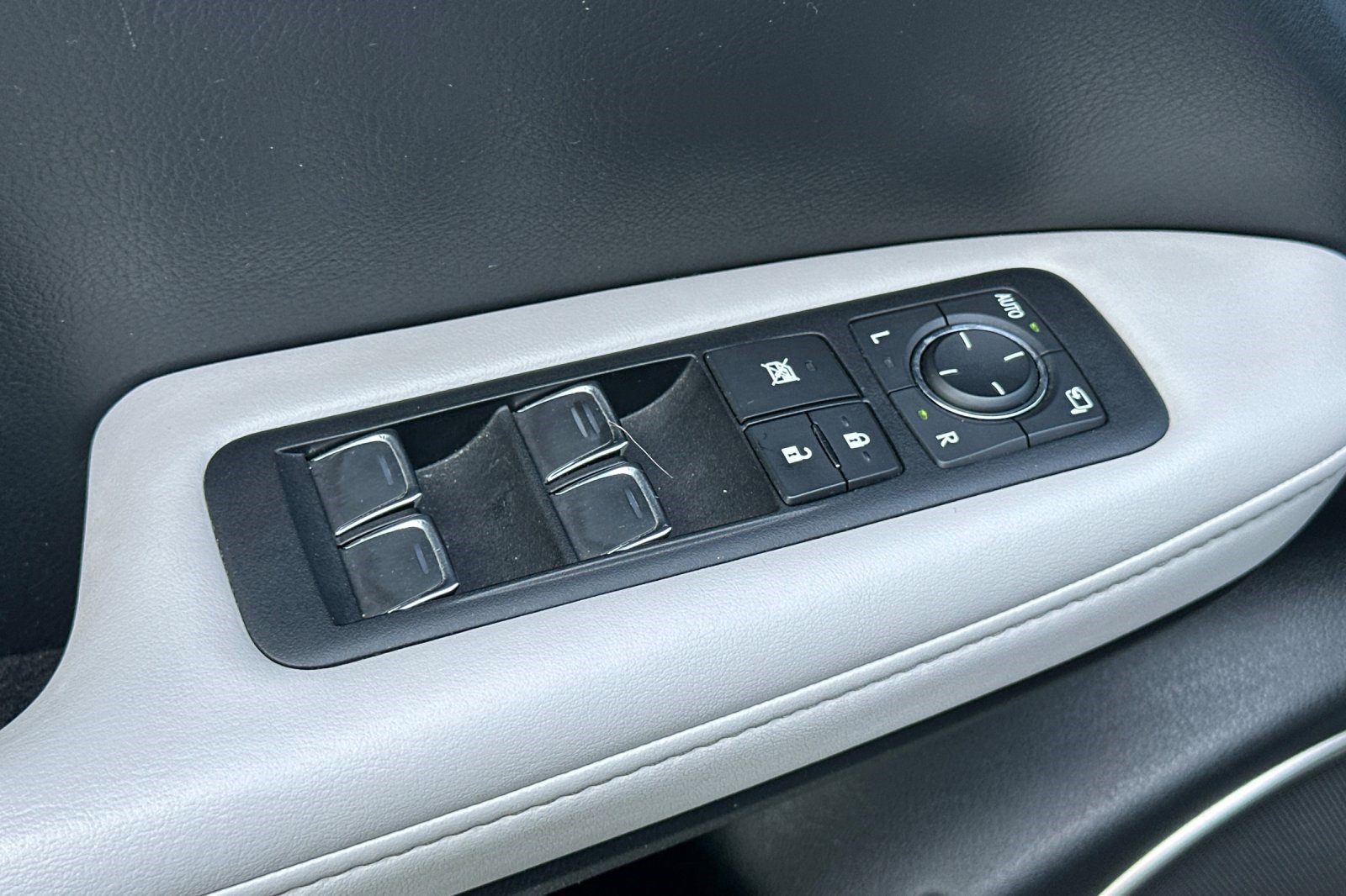 Certified 2022 Lexus RX 450h AWD w/ Premium Package image 15