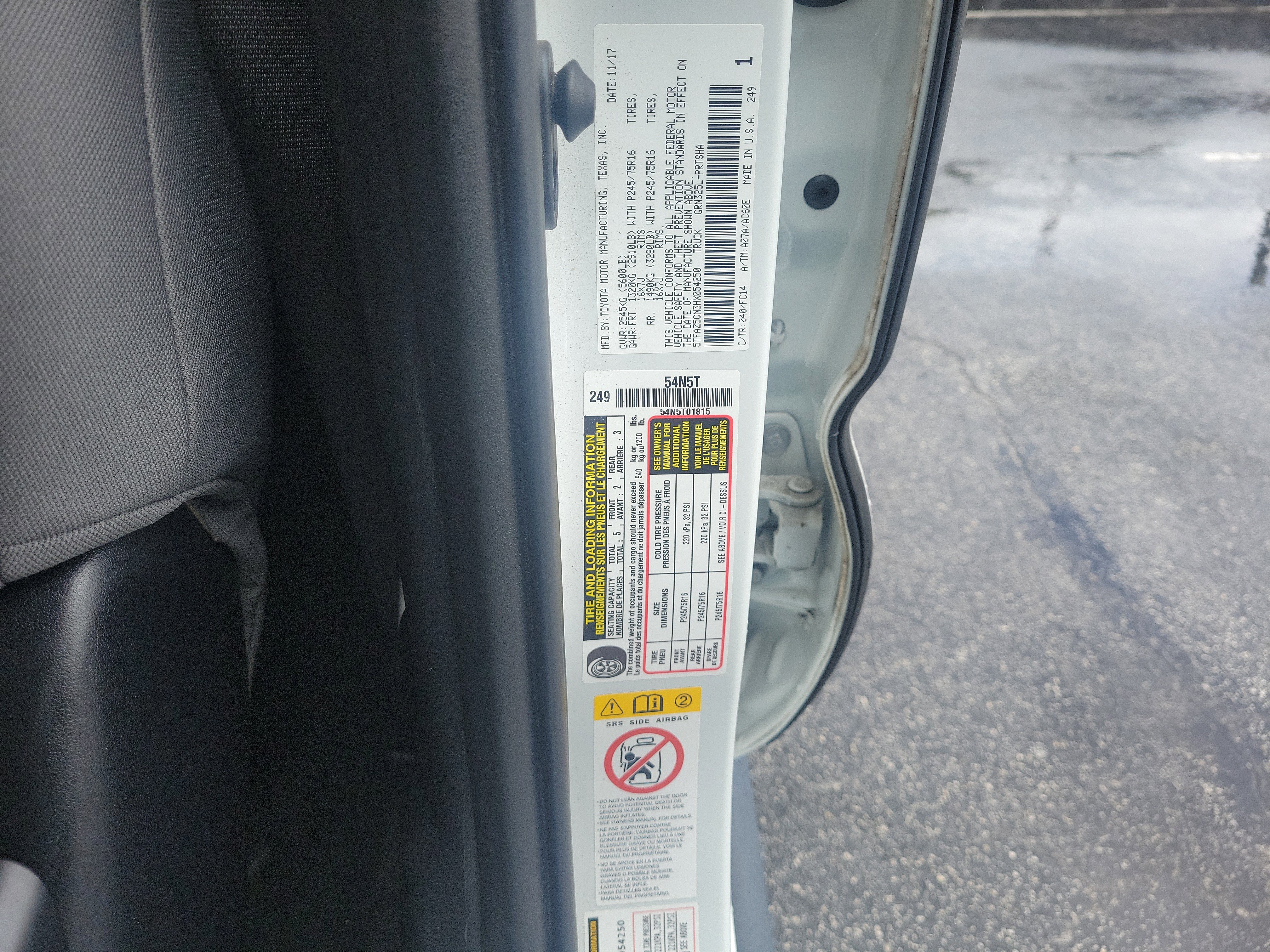 Used 2017 Toyota Tacoma SR5 w/ Tow Package image 31