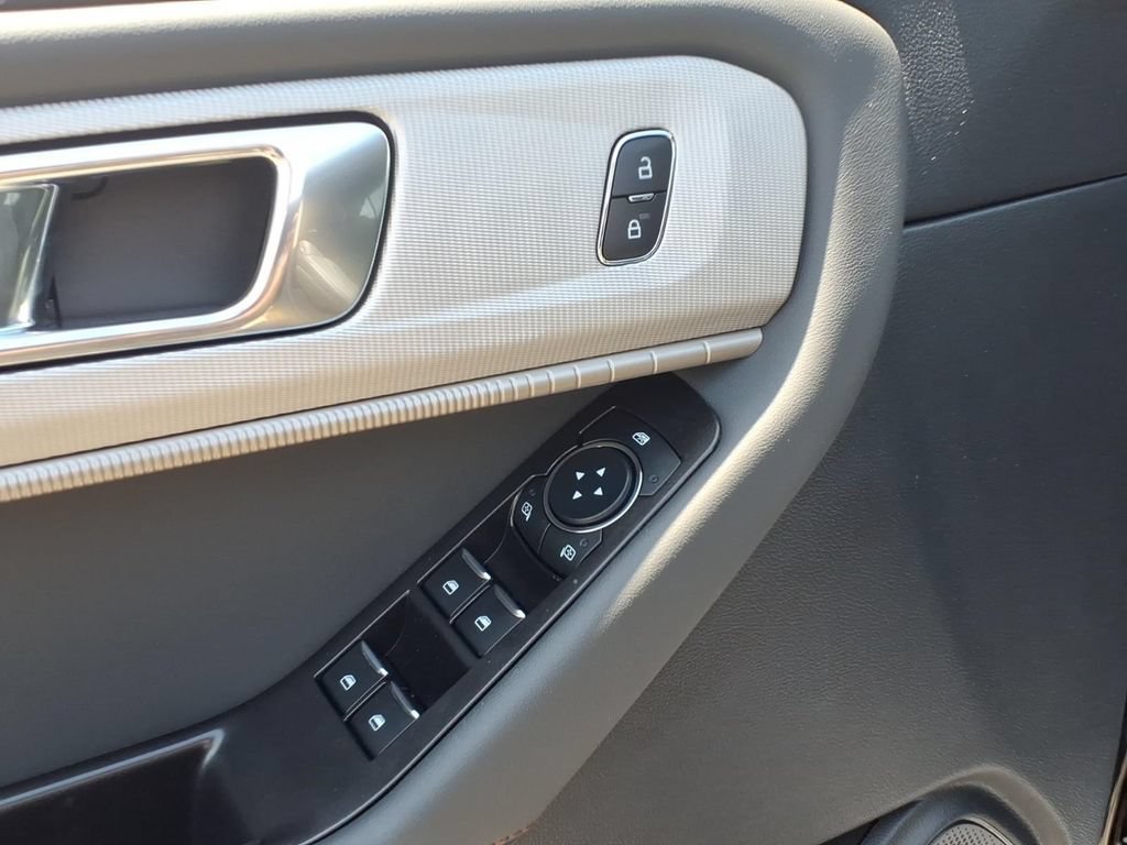 New 2026 Ford Explorer Active w/ Active Comfort Package AWD/4WD image 17