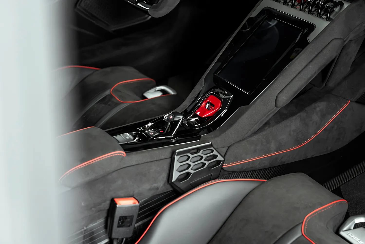 Used 2024 Lamborghini Huracan Sterrato AWD/4WD image 38
