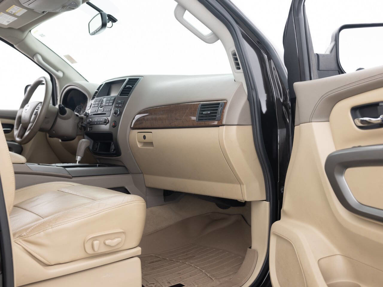 Used 2015 Nissan Armada Platinum image 28