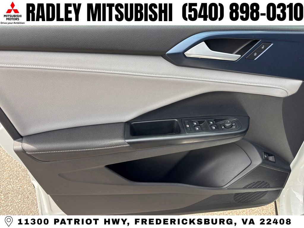 Used 2024 Volkswagen Taos SE image 5