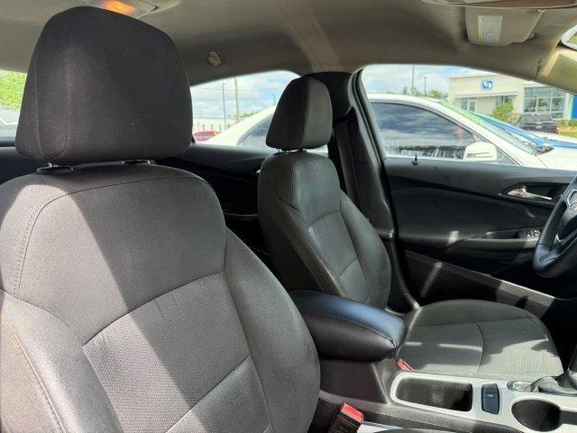Used 2017 Chevrolet Cruze LS FWD image 12
