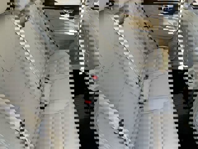 Certified 2025 Volvo XC60 T8 Plus AWD/4WD image 14