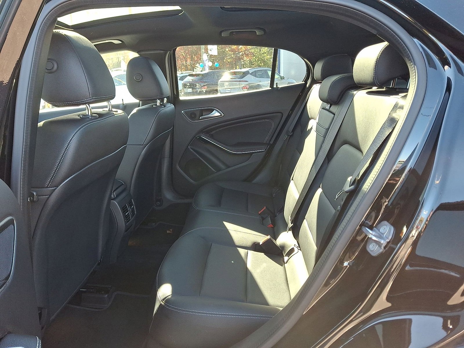 Used 2020 Mercedes-Benz GLA 250 GLA 250 w/ Premium Package image 26