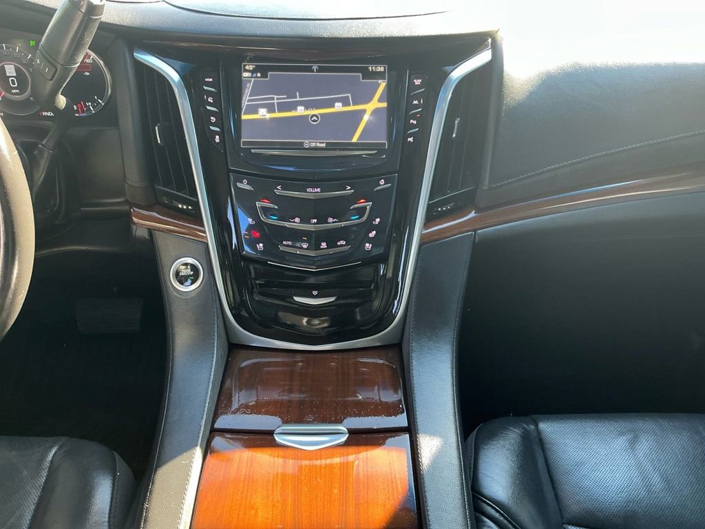 Used 2019 Cadillac Escalade Premium Luxury w/ Escalade Sport Edition image 20