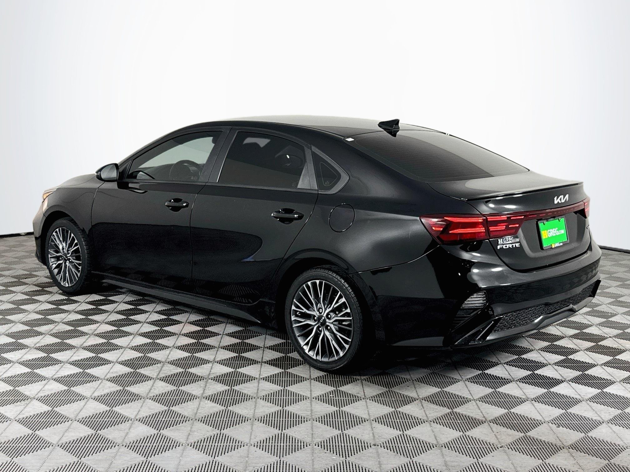 Used 2023 Kia Forte GT-Line w/ GT-Line Technology Package FWD image 6