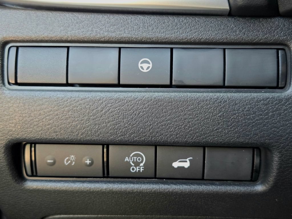 Used 2026 Nissan Rogue SV AWD/4WD image 28