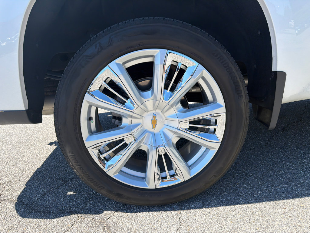 Used 2023 Chevrolet Silverado 1500 High Country w/ High Country Premium Package AWD/4WD image 17