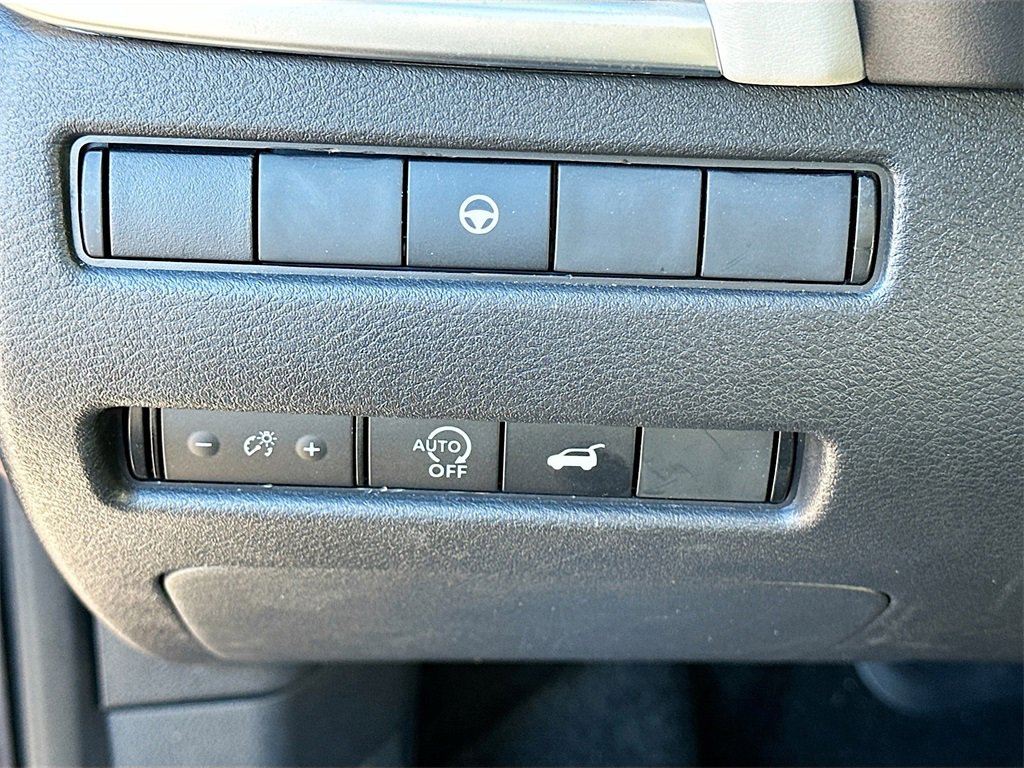 Used 2023 Nissan Rogue SL w/ SL Premium Package image 10