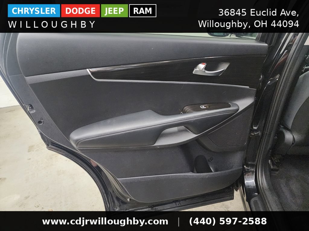 Used 2020 Kia Sorento LX FWD image 24
