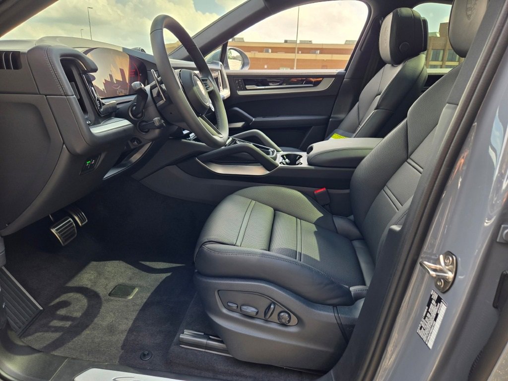 New 2025 Porsche Cayenne S image 19