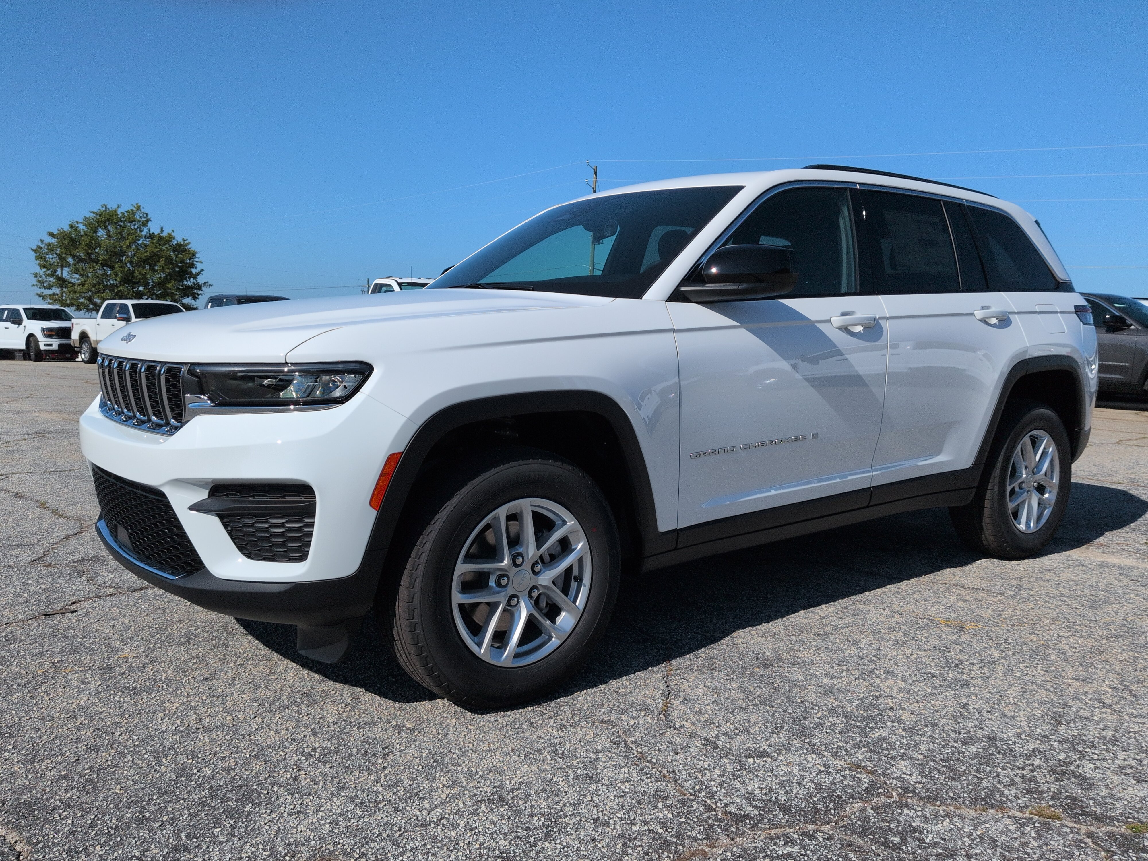 New 2026 Jeep Grand Cherokee Laredo X RWD image 6