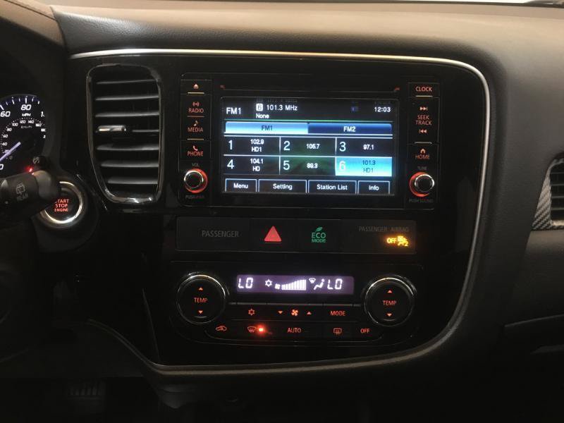 Used 2016 Mitsubishi Outlander SE AWD/4WD image 14