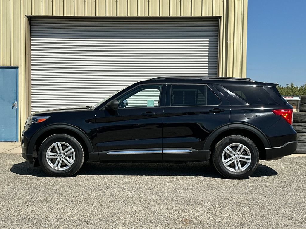 Used 2022 Ford Explorer XLT w/ Equipment Group 202A AWD/4WD image 7