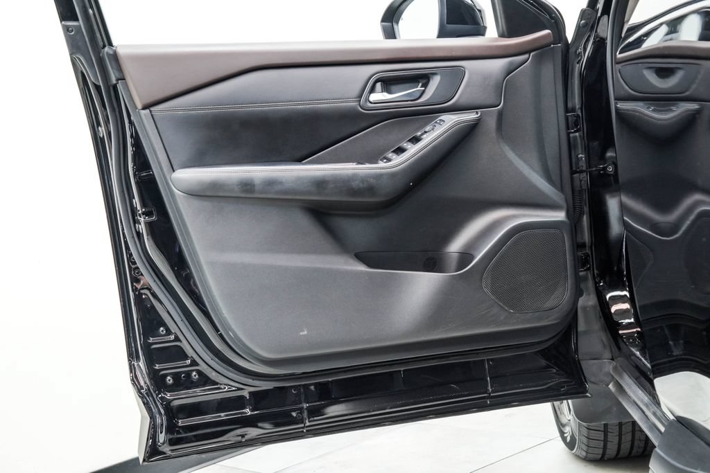 Used 2023 Nissan Rogue SV w/ SV Premium B Package AWD/4WD image 42