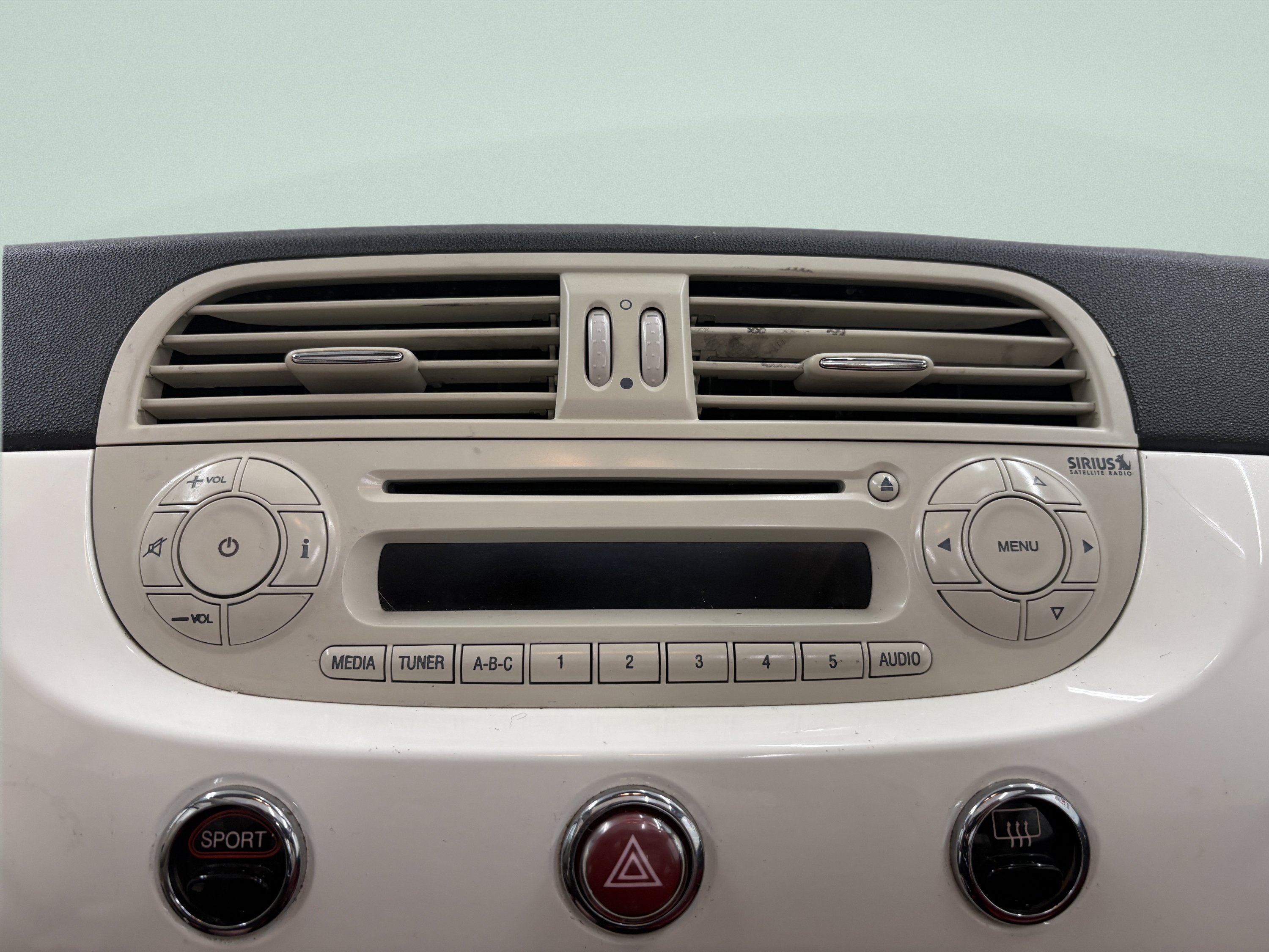 Used 2013 FIAT 500 Lounge w/ Luxury Leather Pkg FWD image 15