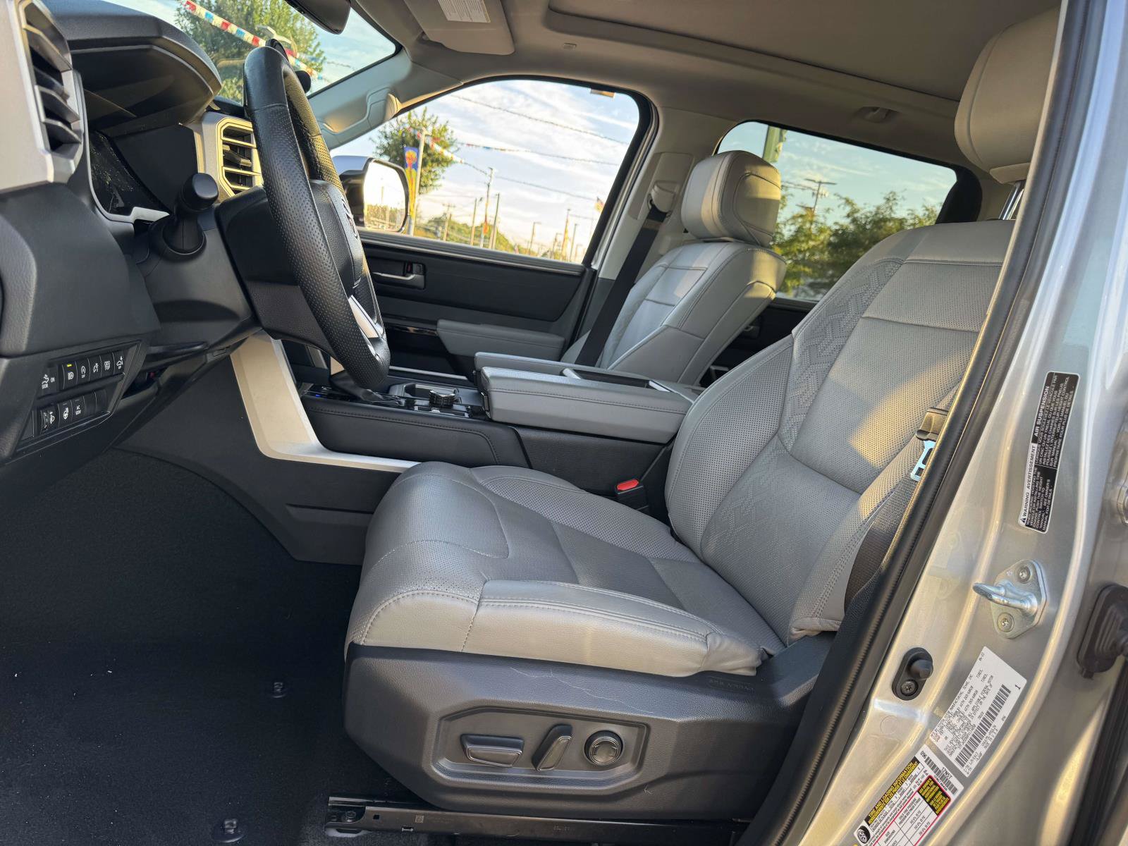 Used 2023 Toyota Tundra Limited w/ Power Package AWD/4WD image 17